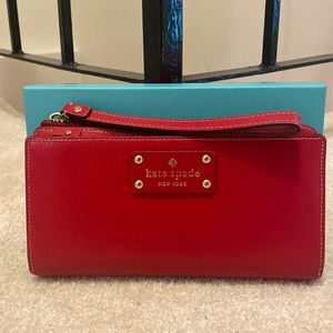 Red Kate Spade (Like New) Pebble Grain wristlet